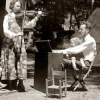 seegers-in-1921_crop.jpg